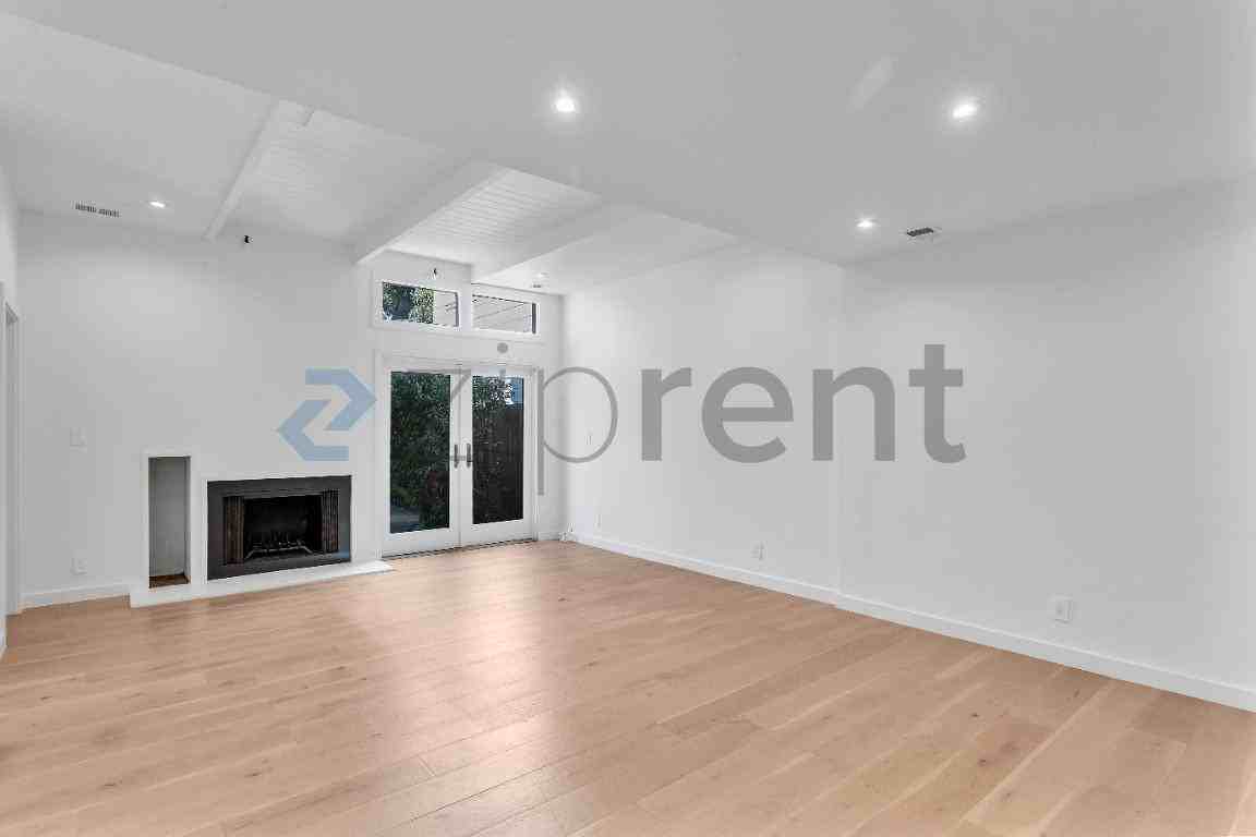 1242 Francisco St #1 - Photo 5 of 19