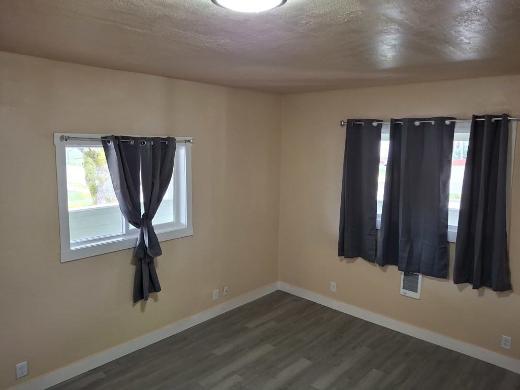 290 14th St Se #1 - Photo 7 of 11