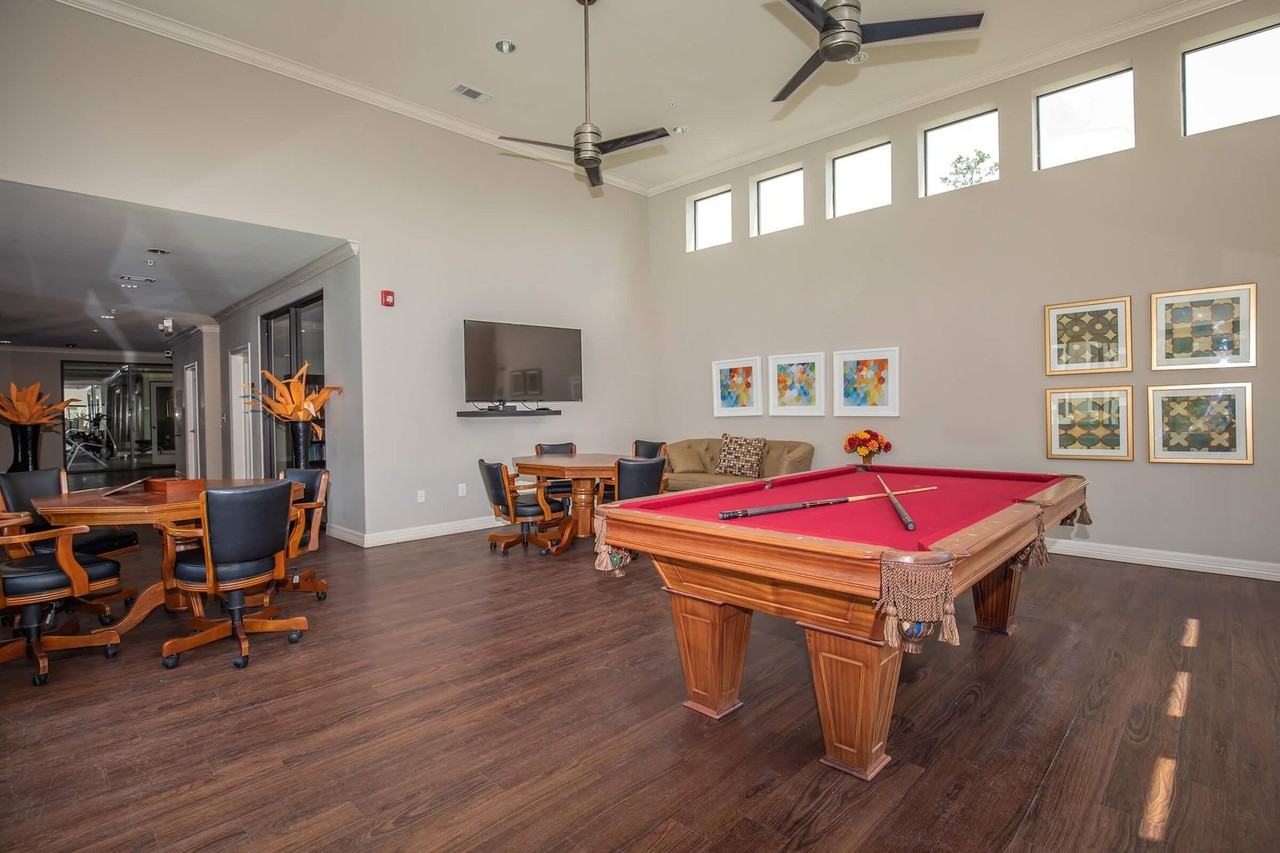Sunningdale Beautiful 55+ Living in the Woodlands - Photo 4 of 50