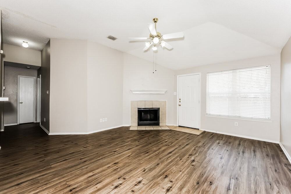 833 Beaver Creek Dr - Photo 3 of 16