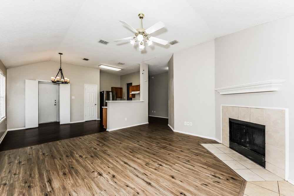 833 Beaver Creek Dr - Photo 4 of 16