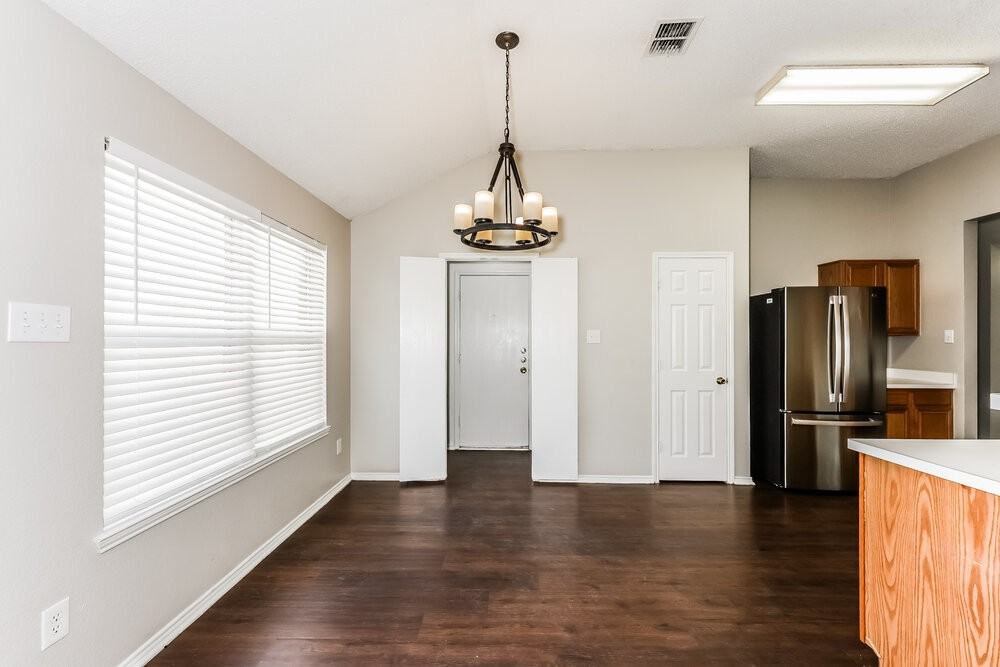 833 Beaver Creek Dr - Photo 6 of 16