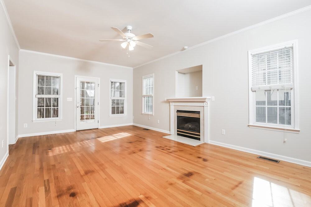 1204 Cleason Ct - Photo 5 of 18