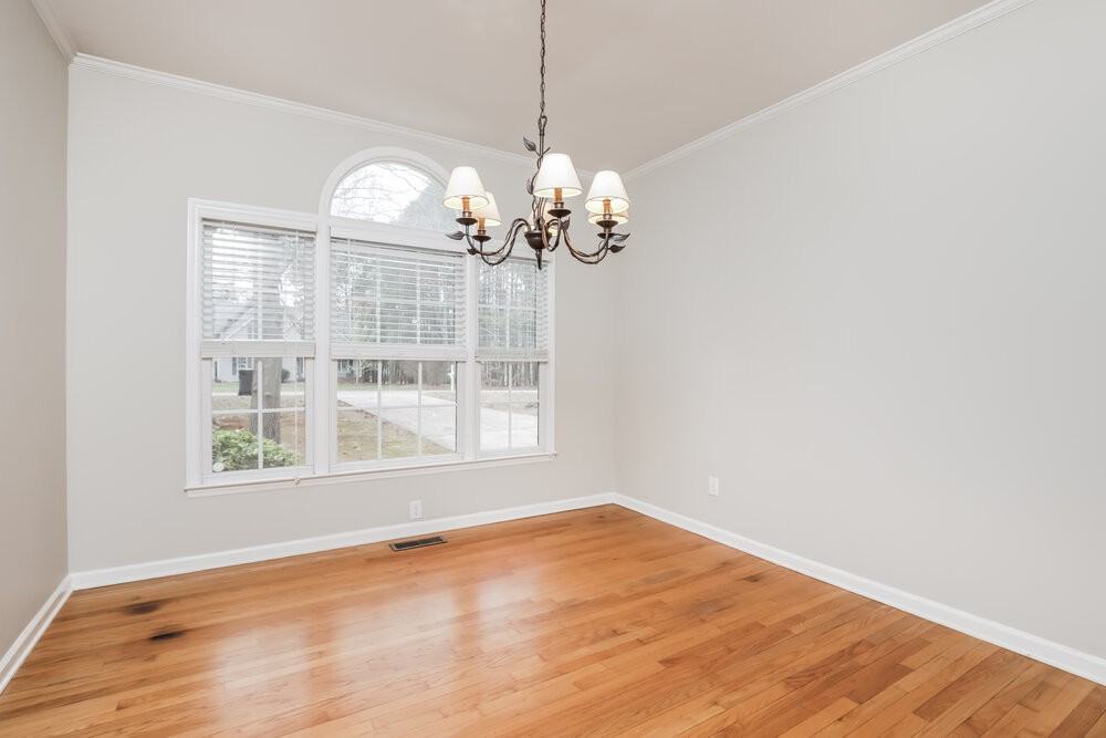 1204 Cleason Ct - Photo 6 of 18