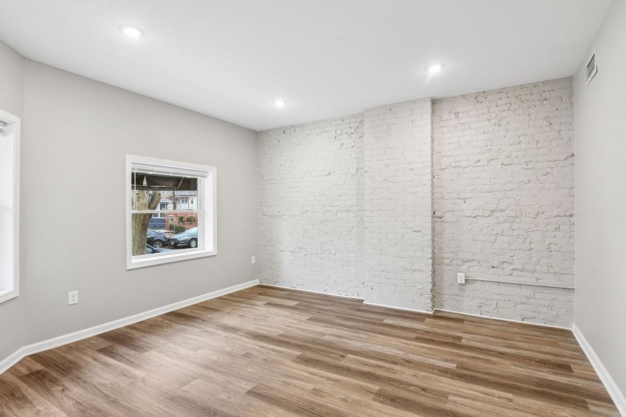 301 17th Ave Ne - Photo 5 of 30