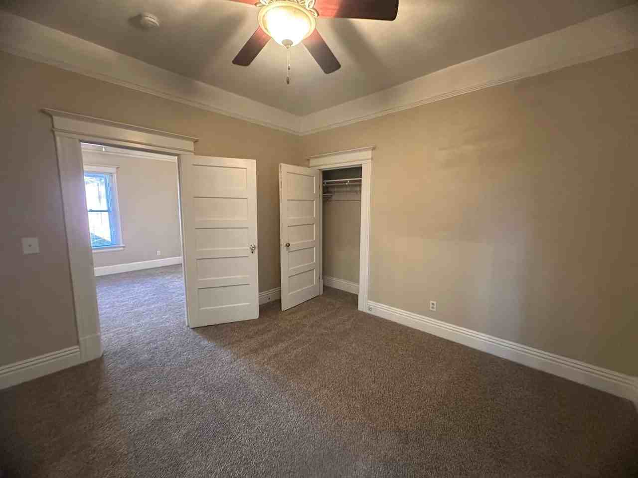 1409 1/2 E St - Photo 6 of 44