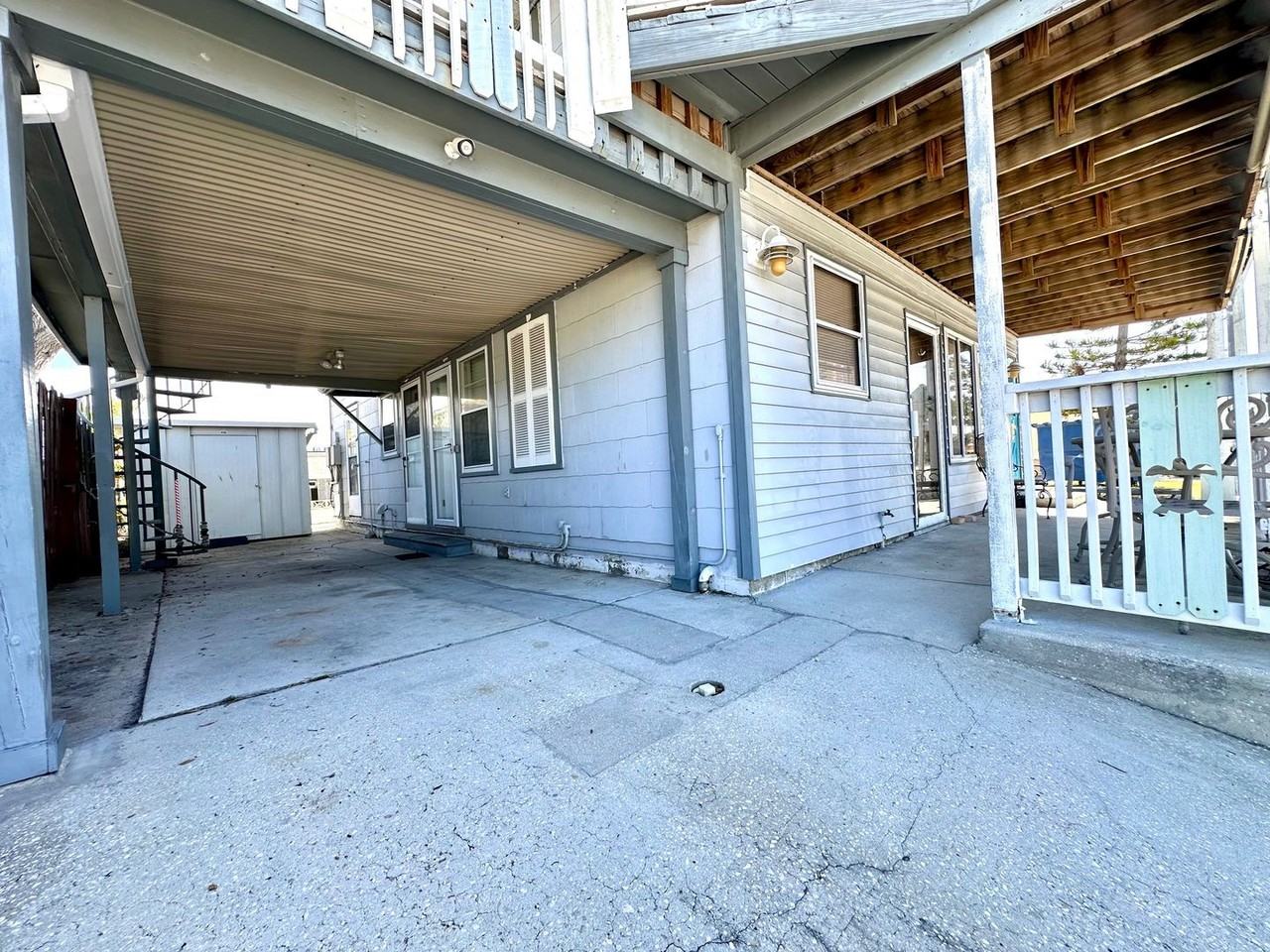 18007 Gulf Blvd #A - Photo 2 of 31