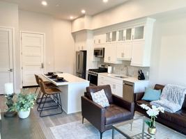 featured image of 321 Ivy St