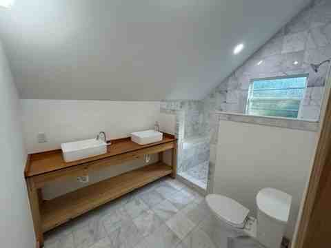 1025 Nw 11th Ave - Photo 7 of 10