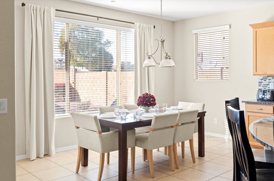 2426 N 161st Ave - Photo 4 of 31