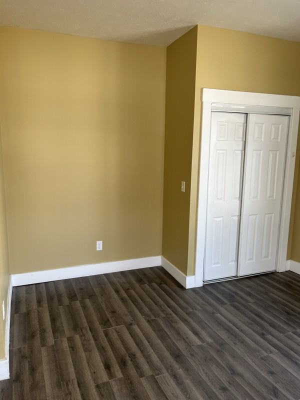 913 S Main St #100 - Photo 3 of 12