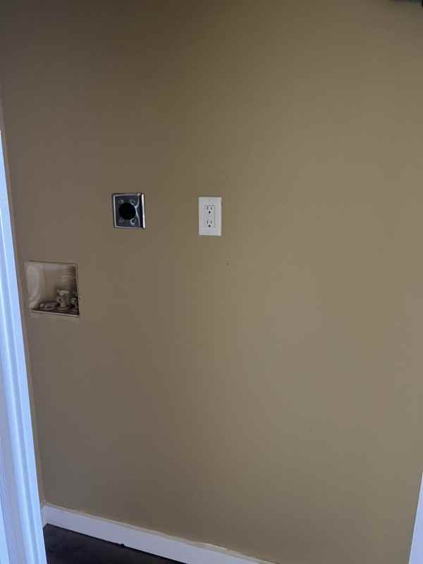 913 S Main St #100 - Photo 4 of 12