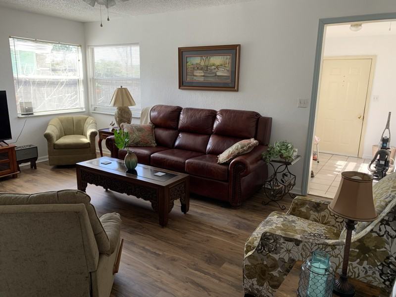 628 N Disston Ave - Photo 4 of 12