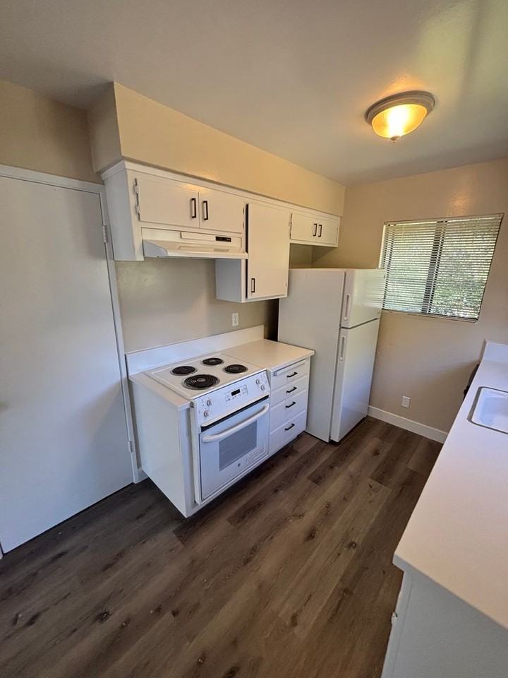 St. Kathryn Apartments - Photo 4 of 22