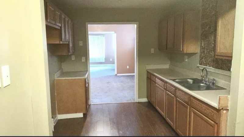 14887 Sorrento St - Photo 7 of 8