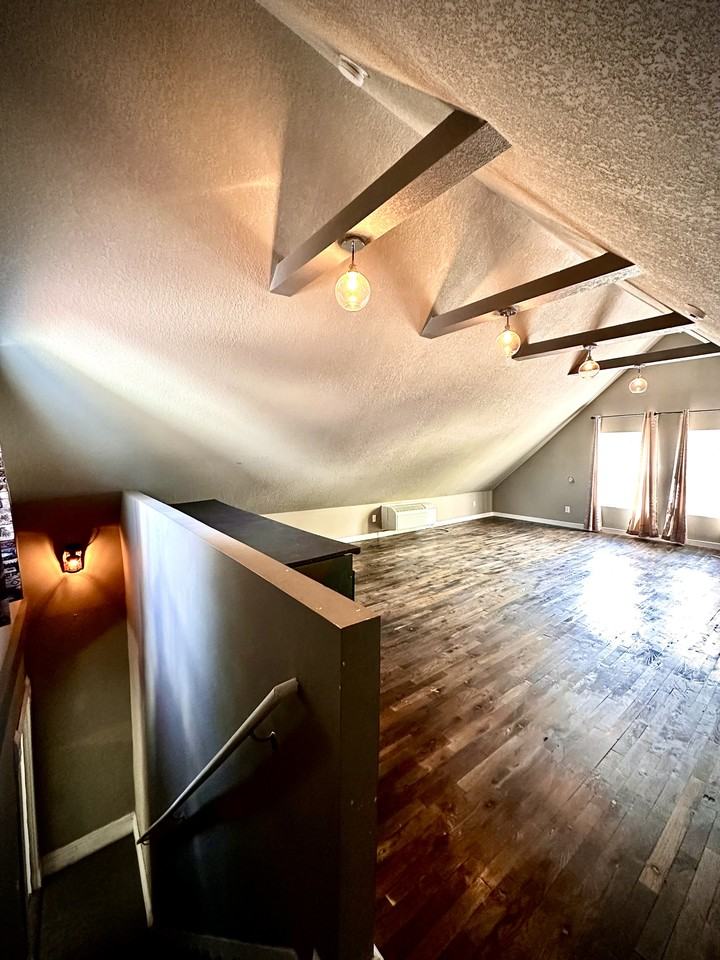 1435 7th St - Photo 6 of 17