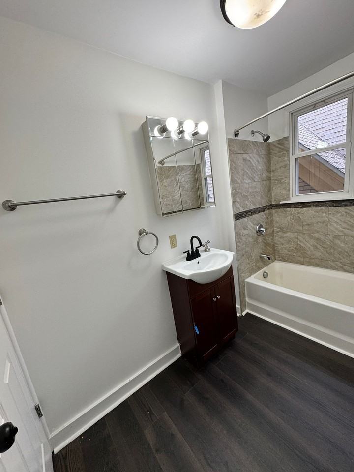 303 Peebles St #3 - Photo 7 of 12