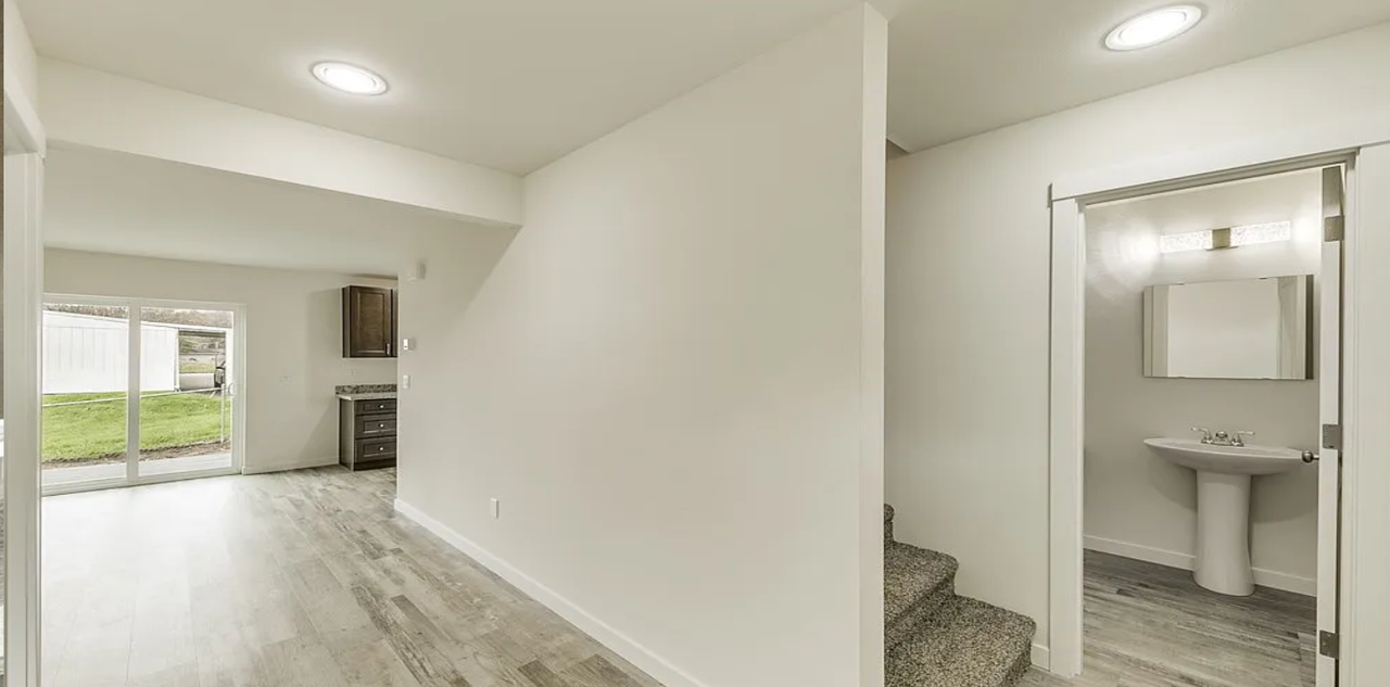 713 8th St #105 - Photo 2 of 14