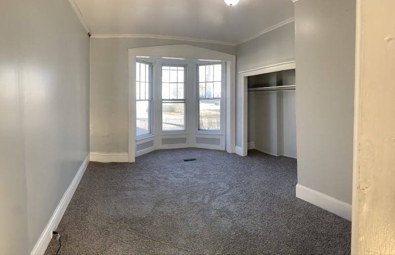 131 Caledonia St - Photo 4 of 8