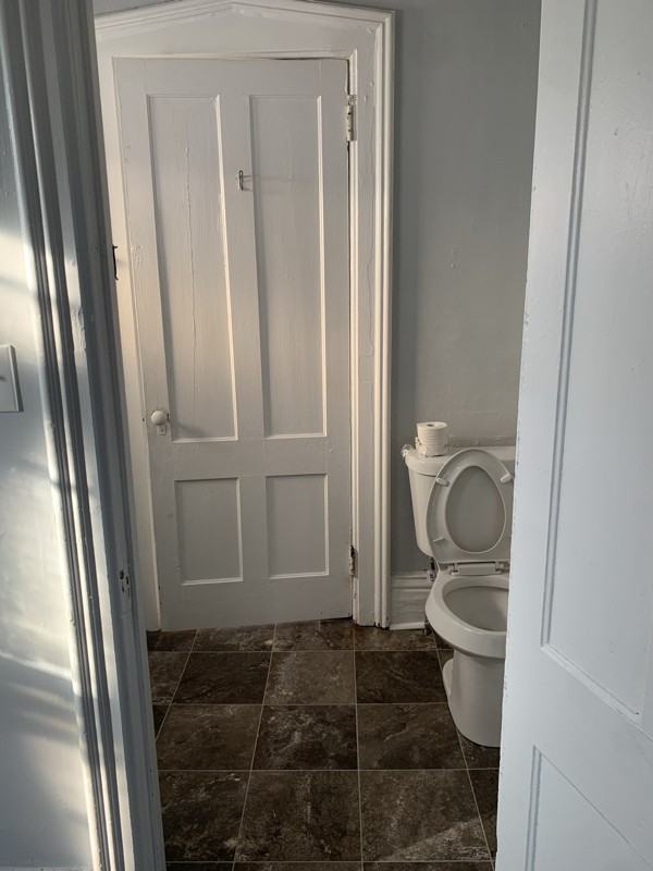 131 Caledonia St - Photo 7 of 8