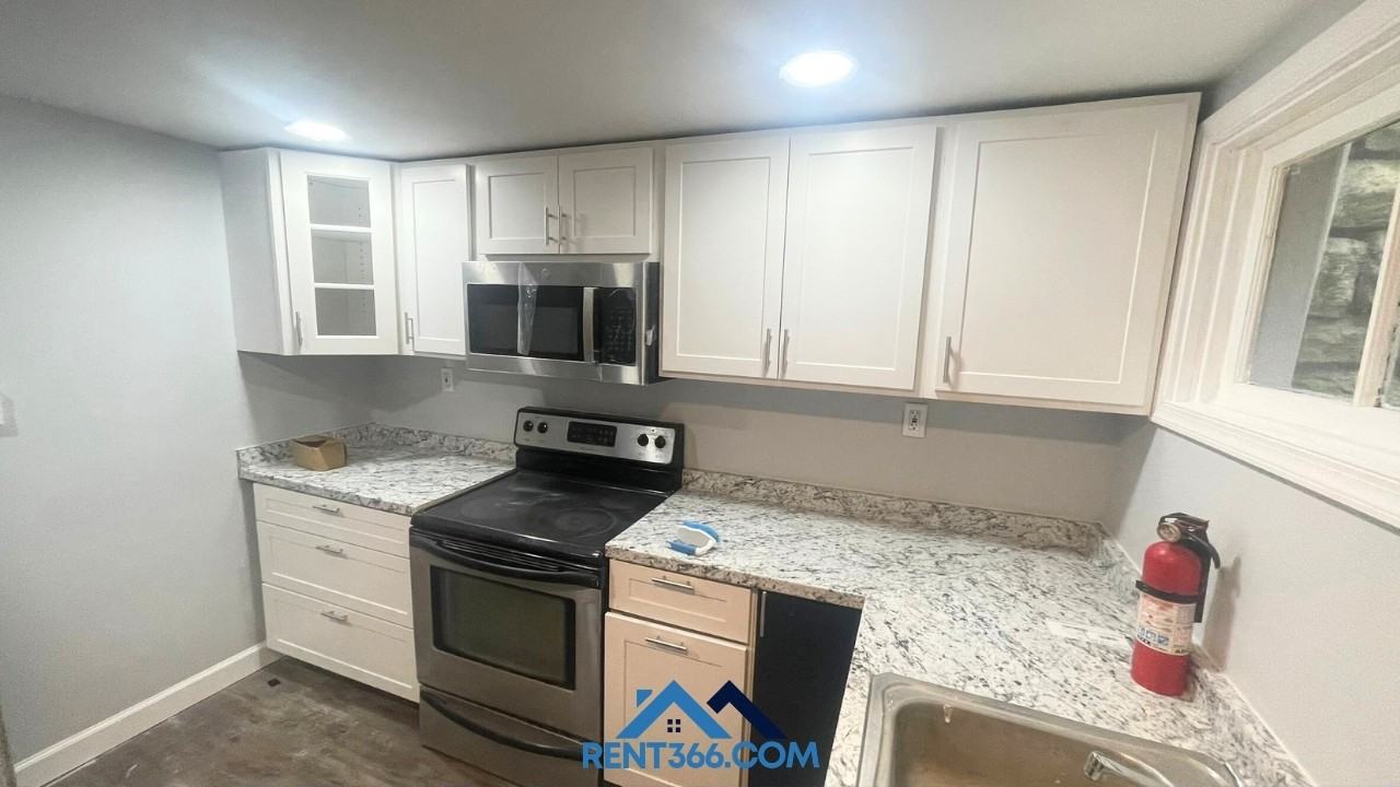 405 E Norwegian St #405 - Photo 2 of 18