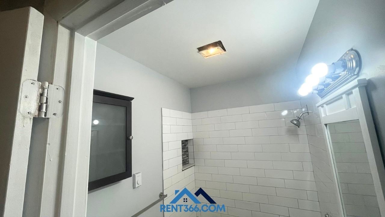 405 E Norwegian St #405 - Photo 3 of 18