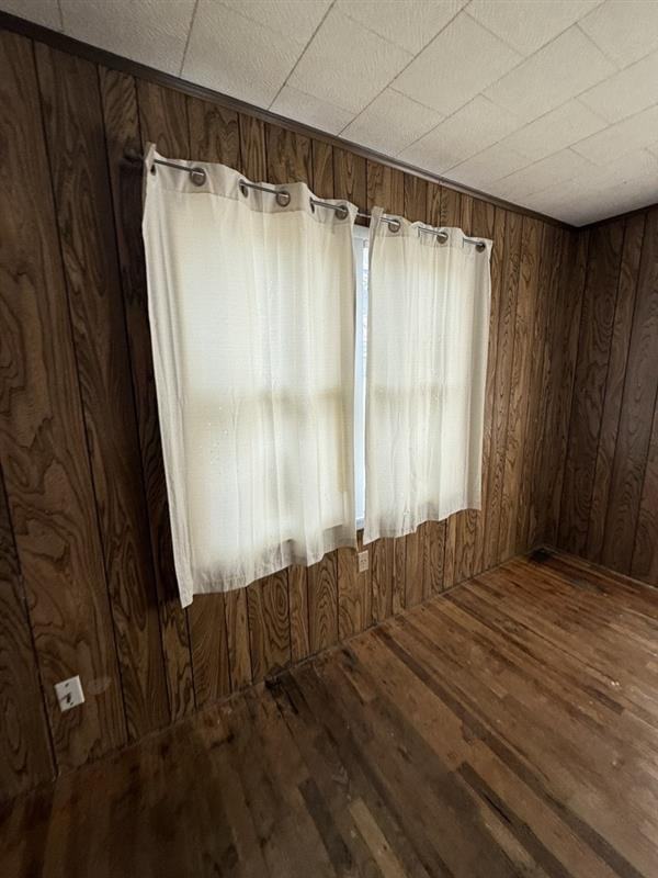 611 E 5th St - Photo 2 of 4