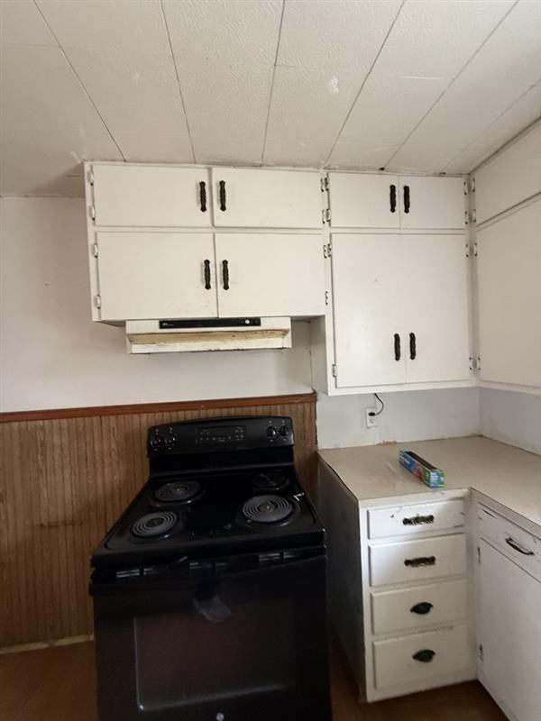 611 E 5th St - Photo 3 of 4