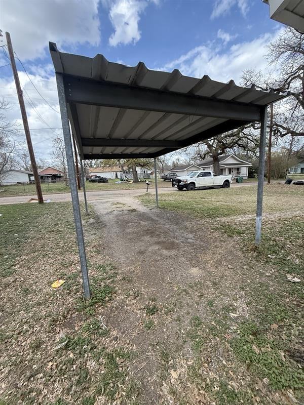 611 E 5th St - Photo 4 of 4