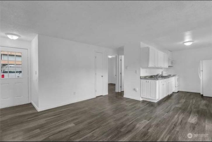 West Hill 2701 - Photo 6 of 12