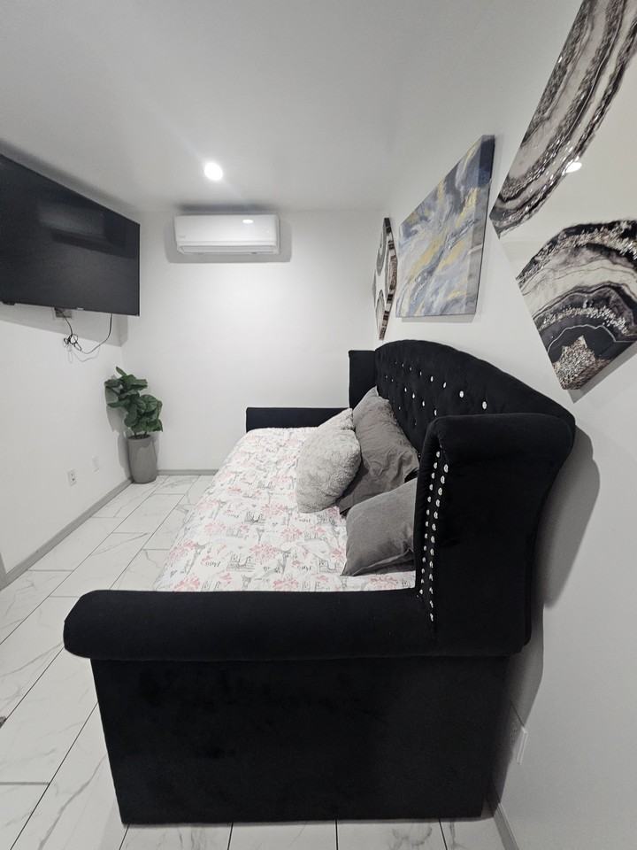 124 E 135th St - Photo 2 of 8