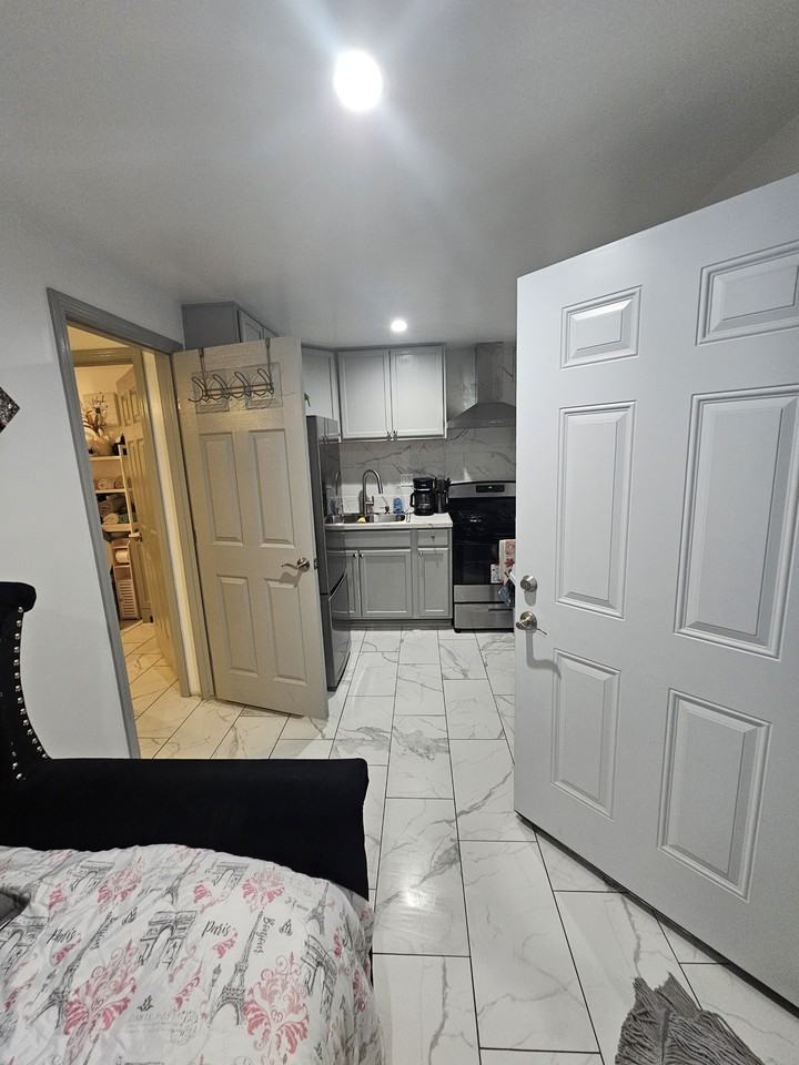 124 E 135th St - Photo 3 of 8