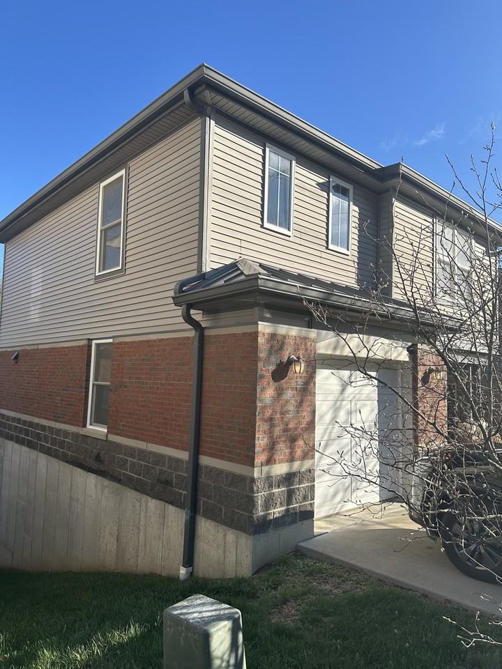 39 19th St - Photo 2 of 20