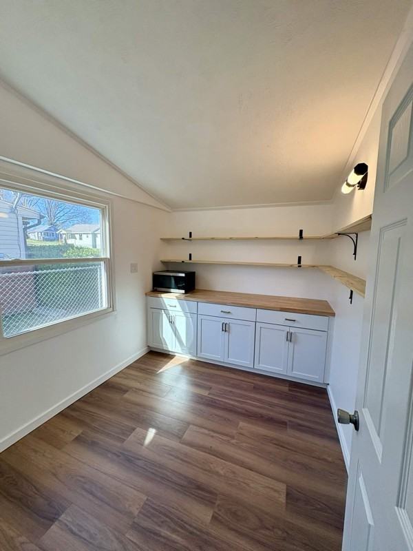 3028 Virginia St - Photo 4 of 10