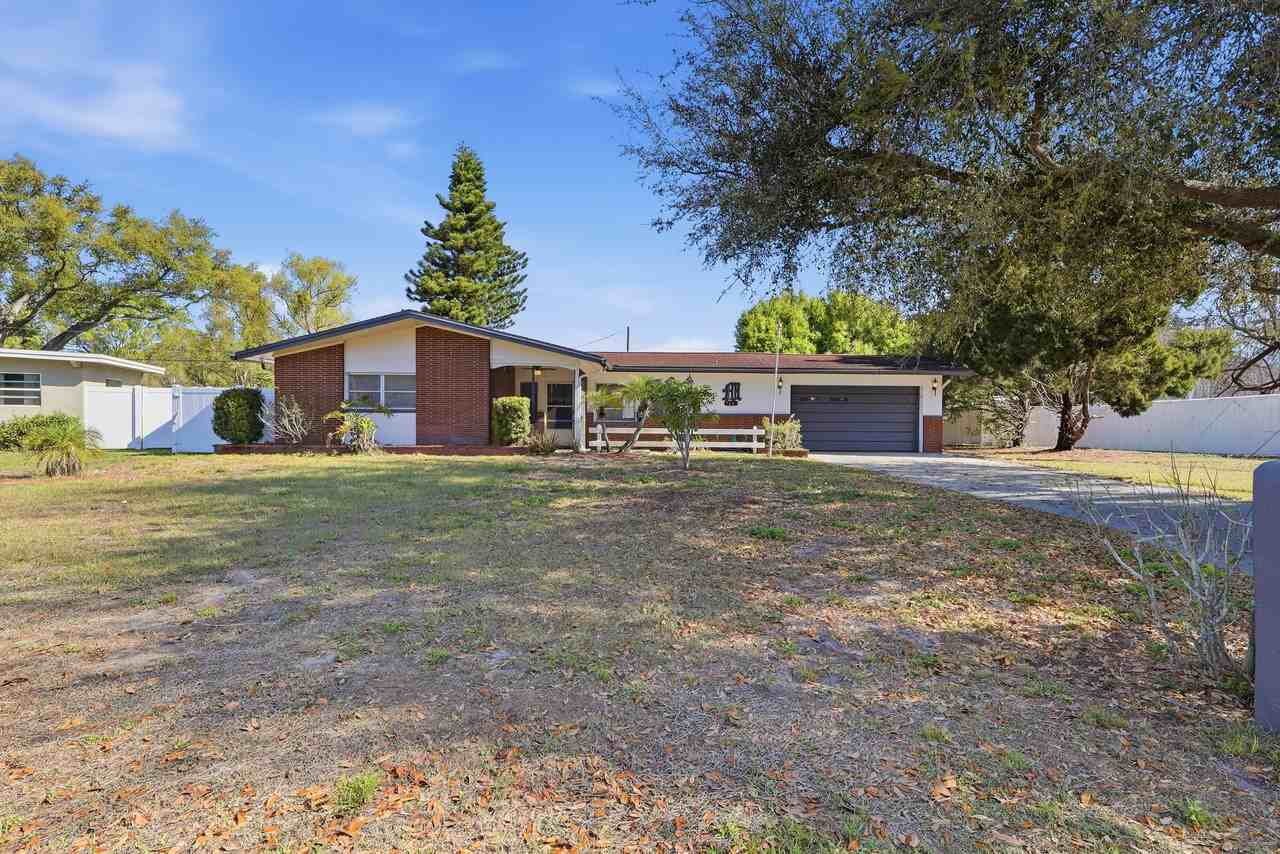 5601 Forest Hills Dr - Photo 2 of 20