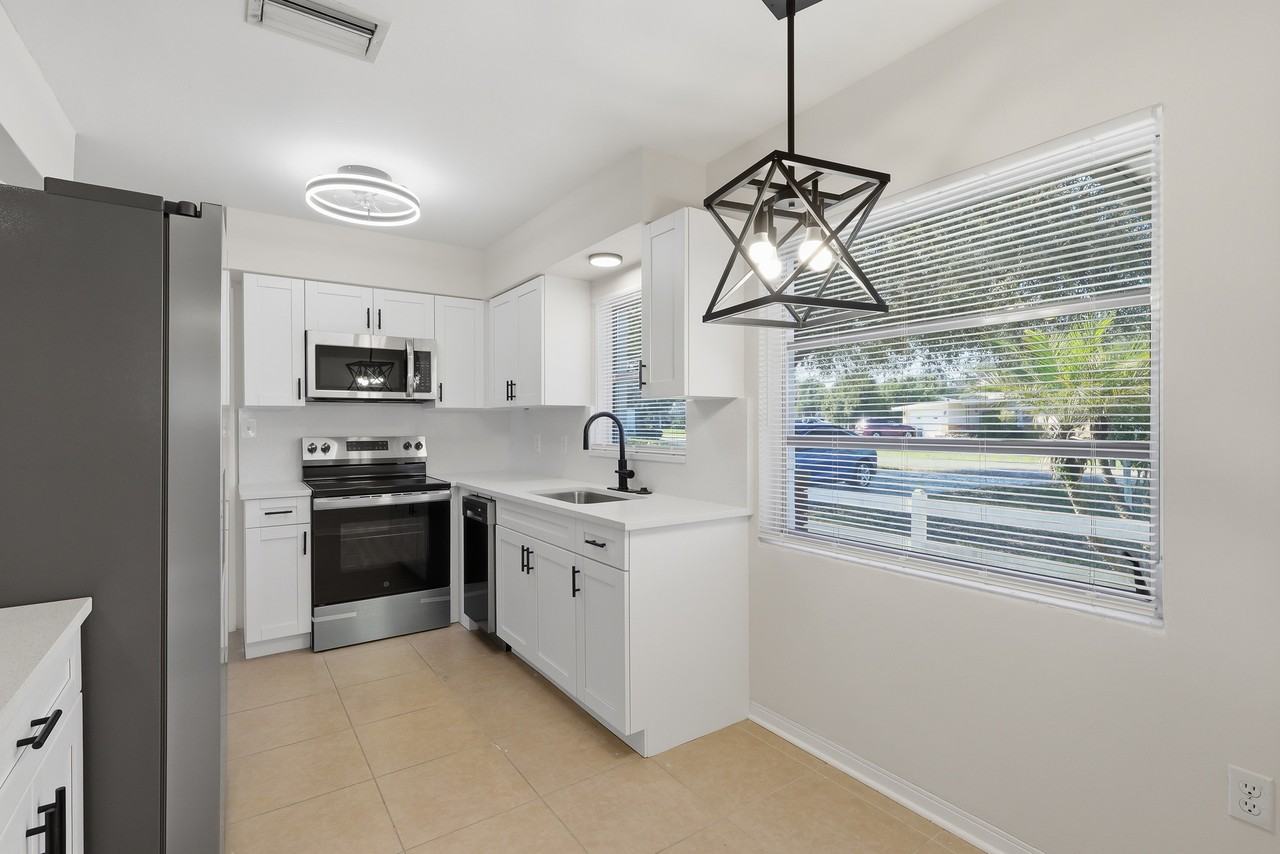 5601 Forest Hills Dr - Photo 4 of 20