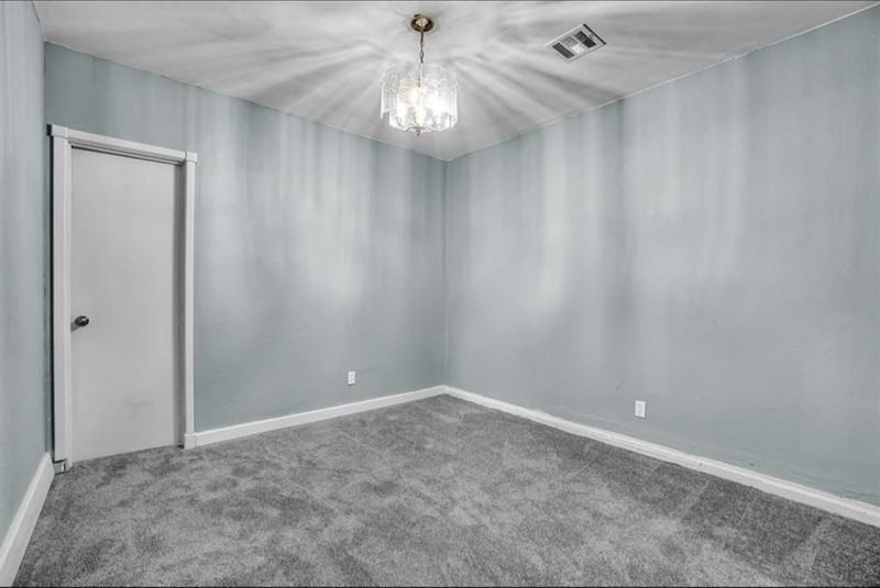 1033 Coe St - Photo 7 of 16