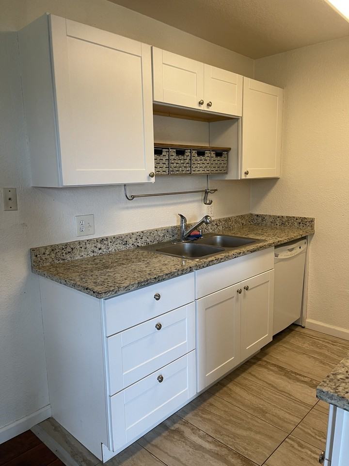 2731 Nora Ln #4 - Photo 6 of 8