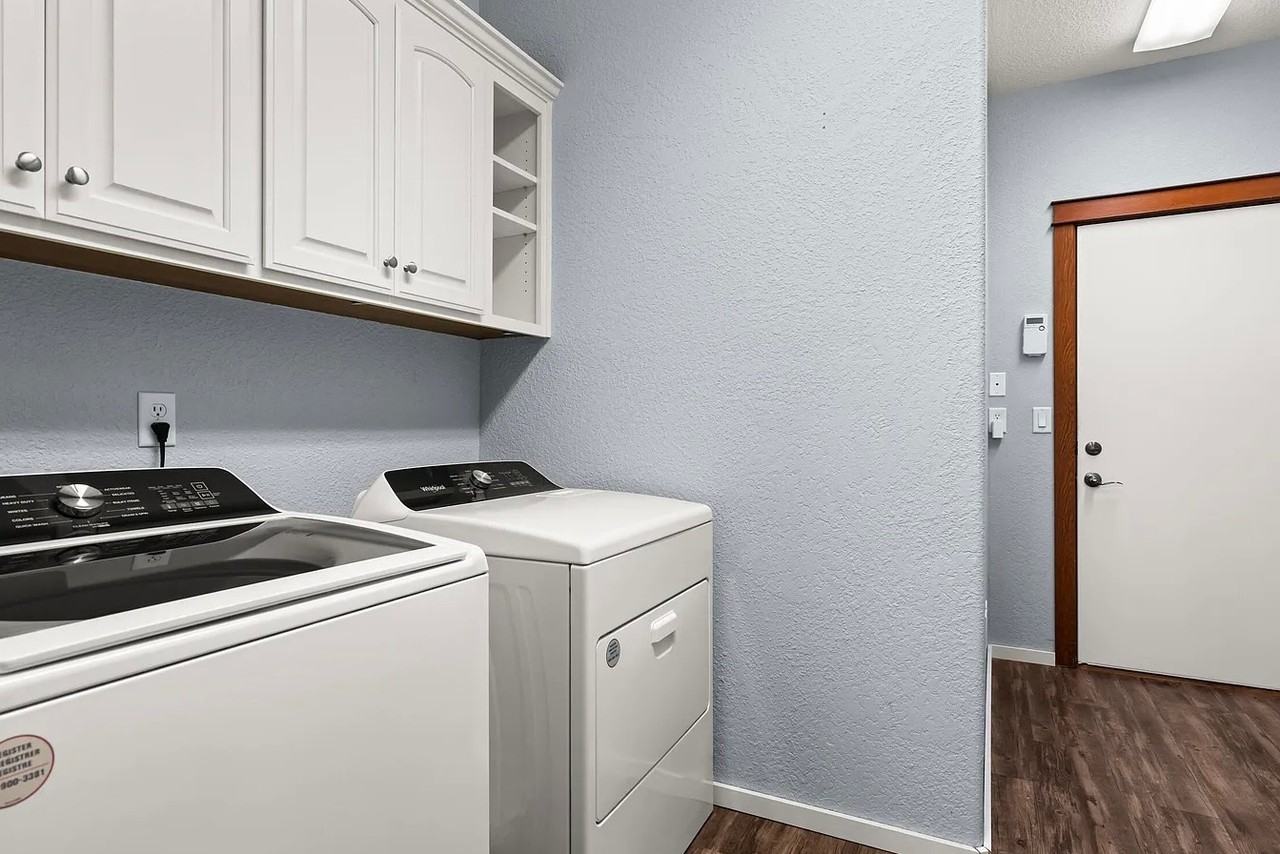 3640 Creek View Dr - Photo 3 of 19