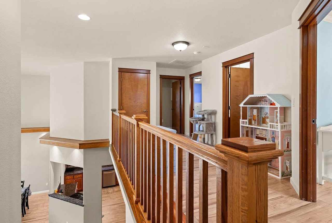 3640 Creek View Dr - Photo 4 of 19