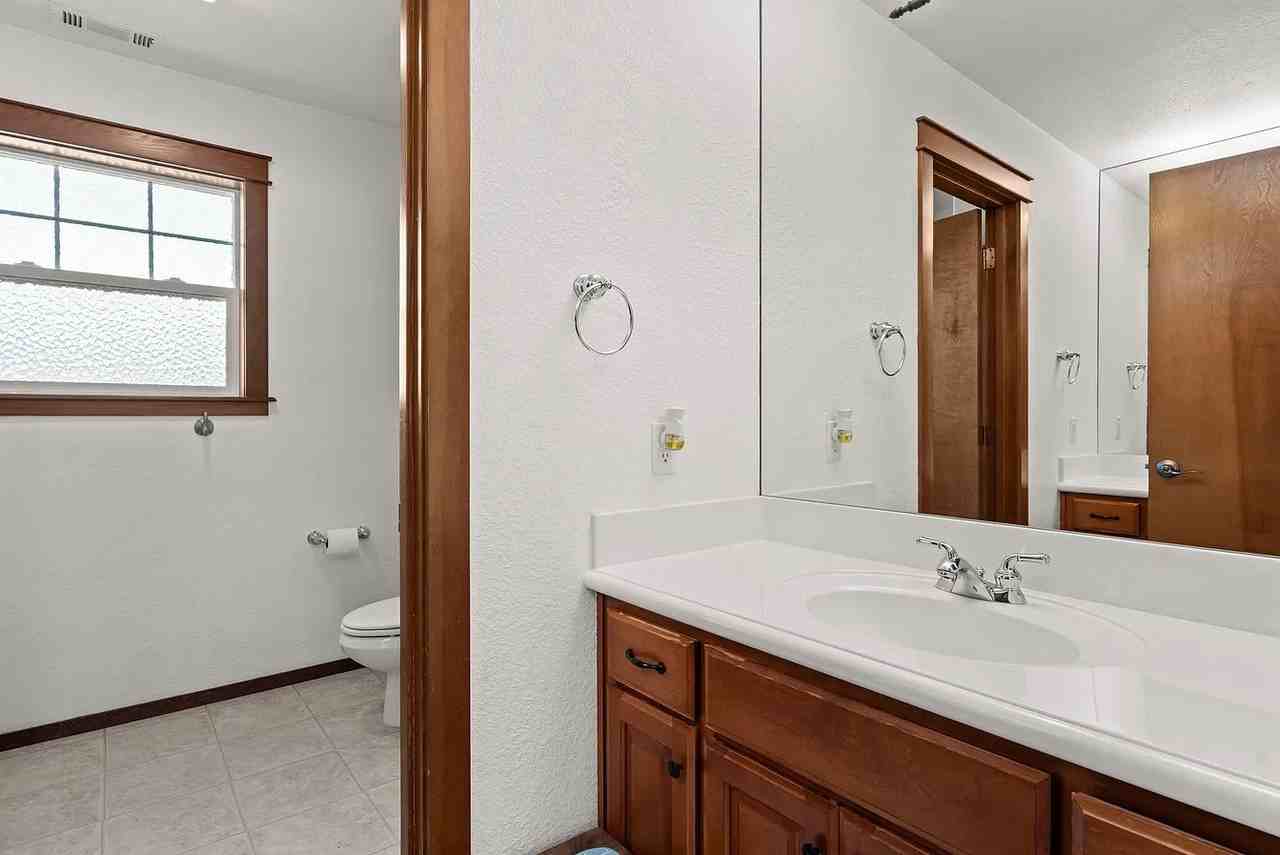 3640 Creek View Dr - Photo 6 of 19