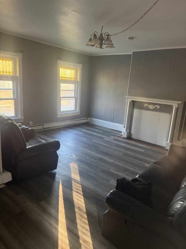 1103 W State St #2 - Photo 3 of 13