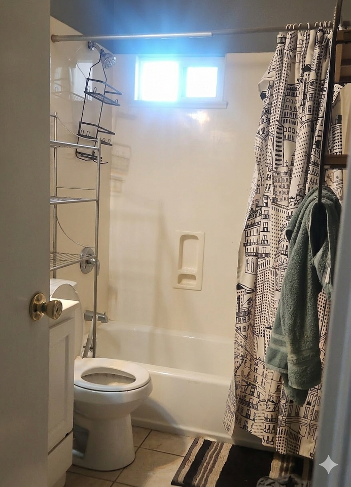 1539 Marshall St - Photo 2 of 8