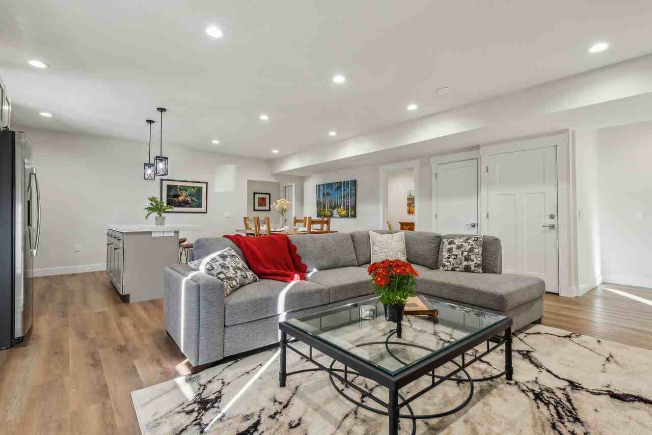 1073 N Mill Rd - Photo 3 of 9