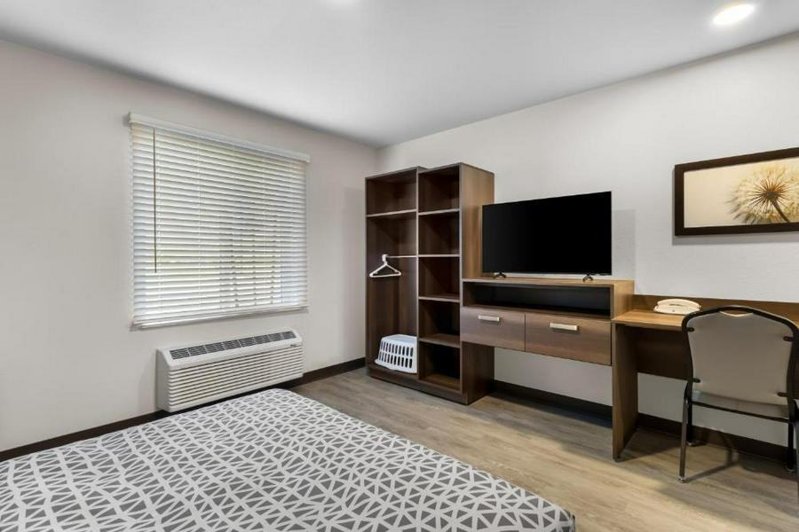 1044 W Avenue O #1044WAVEO8 - Photo 4 of 12