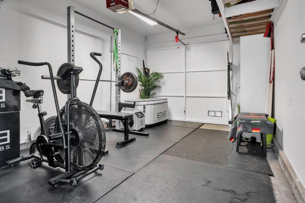 4666 Mission Ave #7 - Photo 3 of 15