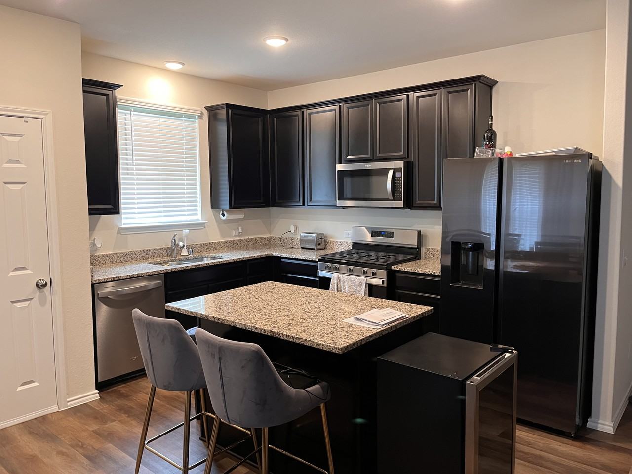 1723 Cormorant Cres - Photo 3 of 11