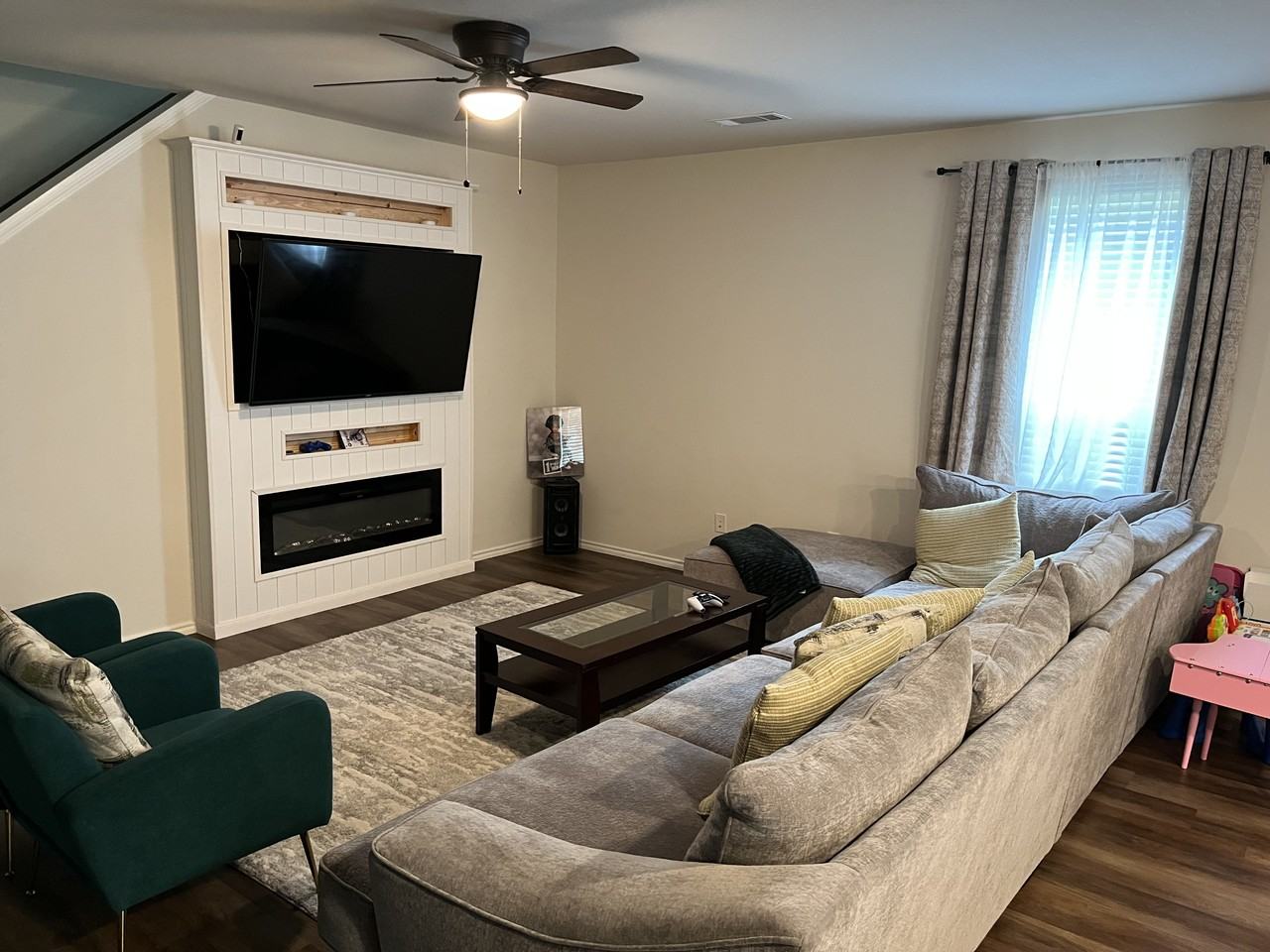 1723 Cormorant Cres - Photo 4 of 11