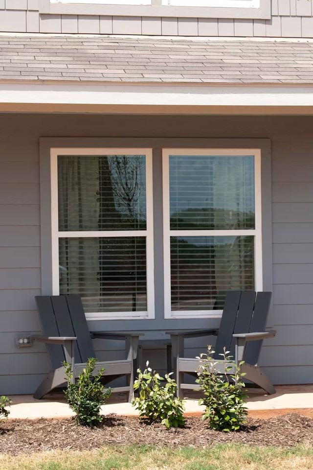 2832 Waterside Dr - Photo 3 of 20