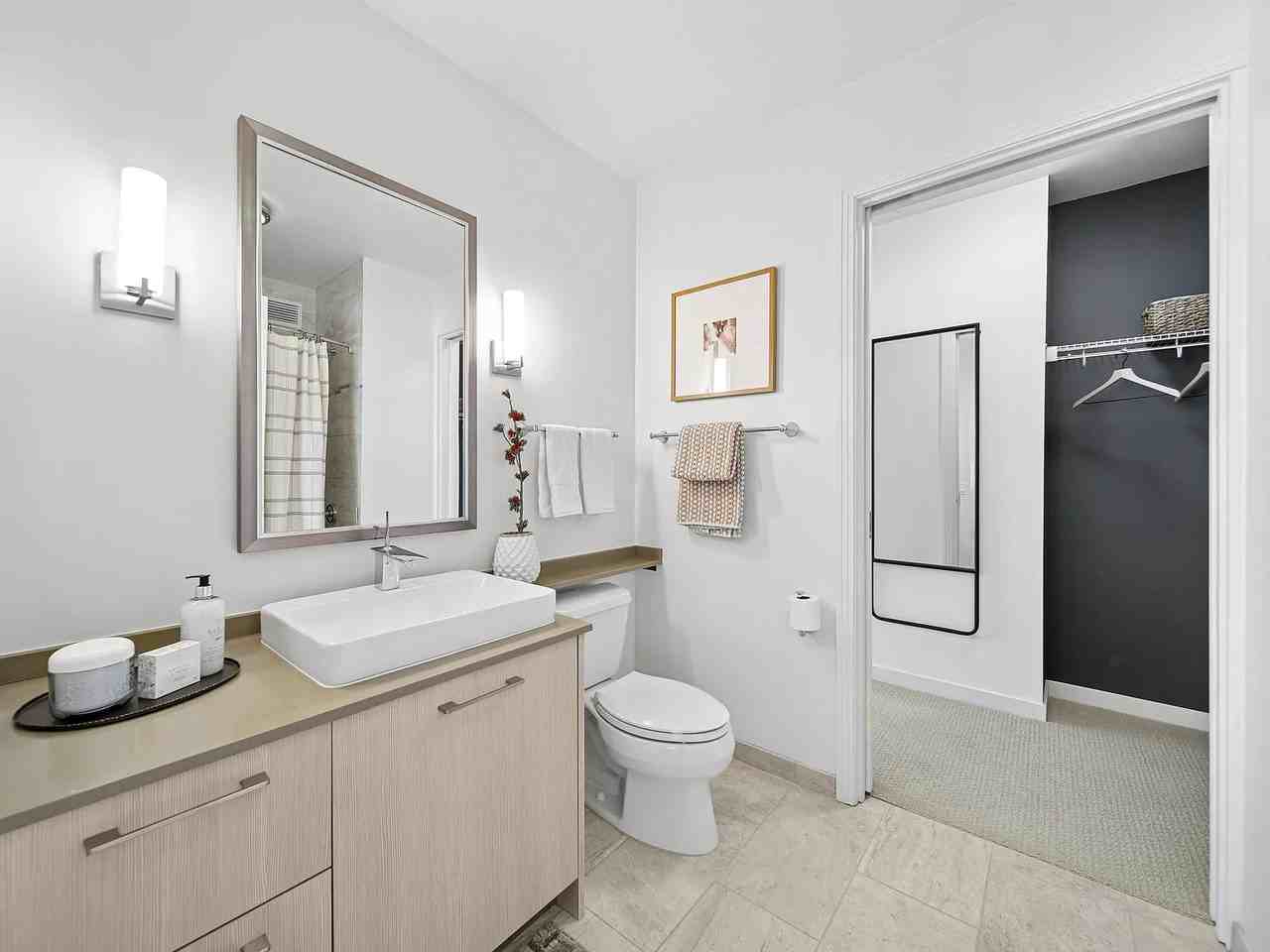 330 W Hubbard St - Photo 5 of 13